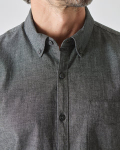 True ClassicMan wearing Black Wash Short Sleeve Stretch Chambray Shirt, buttoned collar visible.